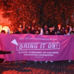 Antifas mit "Bring it on!" Transparent